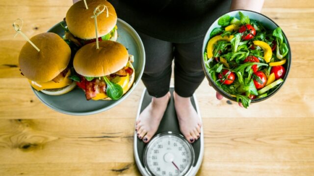 太る原因はカロリーではなく、糖質の摂り過ぎ。糖質で太るメカニズムと痩せる食事法を解説します。
